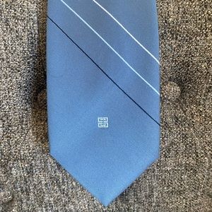 Givenchy tie in blue.